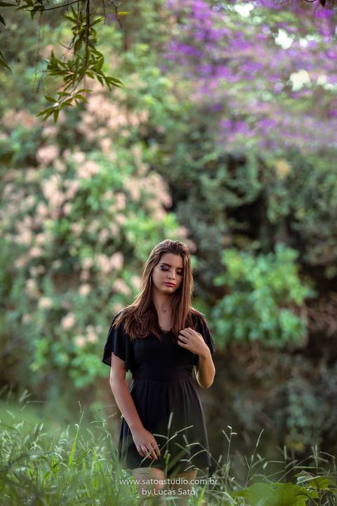A fotografia de 15 anos realizado na cidade de São Gotardo-MG. Ensaio externo, Ensaio 15 anos. 
#15anos #fotofeminina #fotografiadebook  #ensaiocombalanço #fotografiade15anos #ensaio15anos #vestido15anos #vestidoparaensaio #15anosfoto'