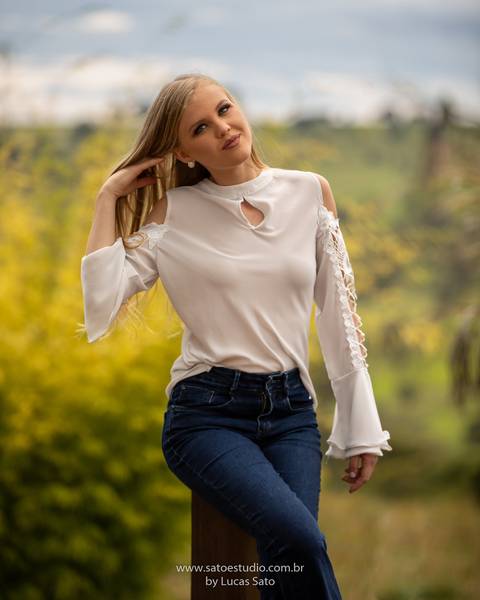 Ensaio 15 anos realizado na região de Matutina-MG. Ensaio 15 anos e debutante com estilos variados.
#15anos #vestido #look15anos #ensaioexterno'