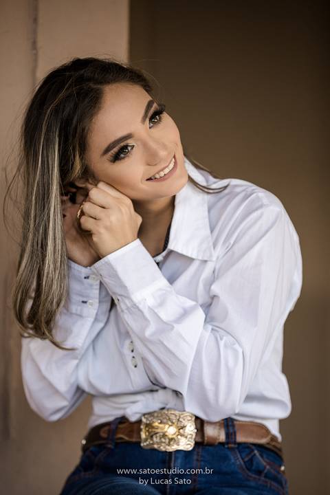 Ensaio feminino realizado na cidade de São Gotardo-MG no Haras Vertentes das Águas, estilo country, princesa, roupa country.'