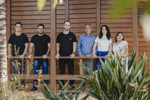 Ensaio fotográfico de família e aniversário de 50 anos. Ensaio de Neide e família. Ensaio de família com o cachorro.
Local do ensaio Recanto das Palmeiras em Matutina-MG'