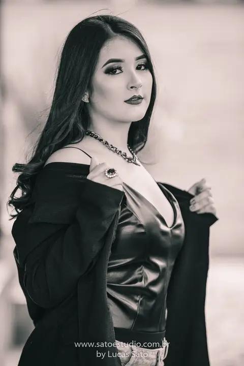 Ensaio de 15 anos na piscina localizado no município de Matutina-MG. Vestido para ensaio feminino. '