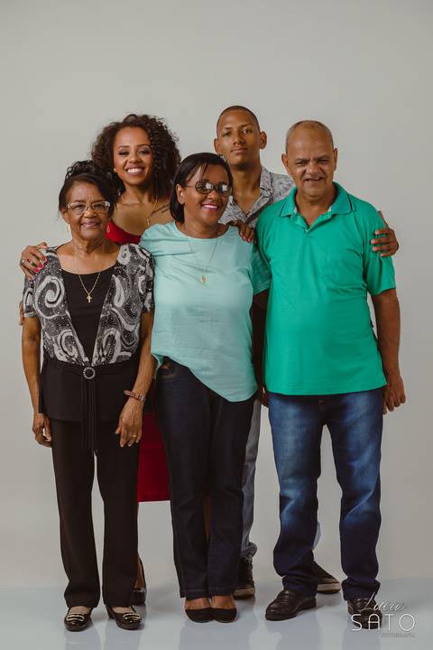 Foto de família realizada no estúdio fotográfico em São Gotardo-MG. Atendo as cidade de Matutina, Rio Paranaíba, Carmo do Paranaíba, Arapuá e Tiros.'