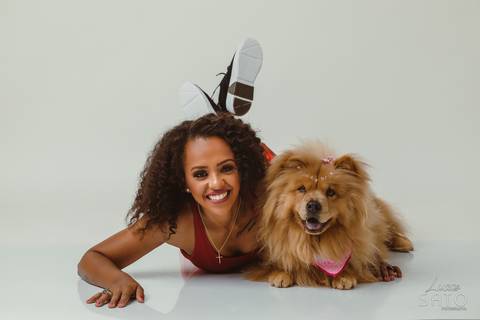 Ensaio fotográfico com cachorro para deixar a sessão fotográfica mais divertido e linda! Ensaio no estúdio de fotos localizado no município de São Gotardo-MG'