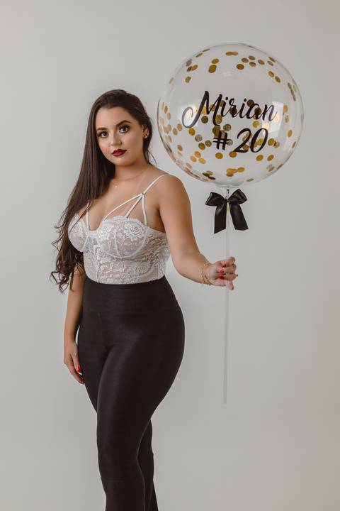 O que levar no seu ensaio fotográfico? Um balão personalizado do Faca Festas localizado em São Gotardo-MG'