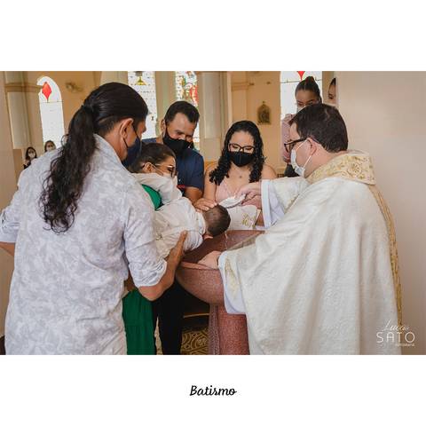 Foto de batismo na Igreja Matriz em São Gotardo'
