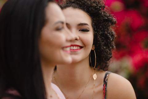 Retrato de mãe e filha no estilo cara metade, realizado pelo fotógrafo Lucas Sato-Fotografia de São Gotardo-MG'