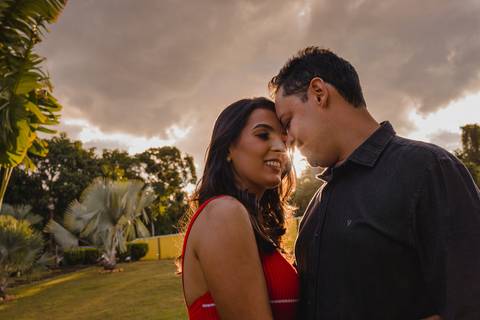 Retrato com pôr do sol realizado em Sítio na Matutina-MG.'