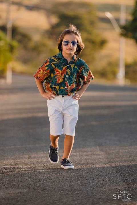 Fotografia infantil, estilo modelo na passarela realizado na cidade de São Gotardo.'