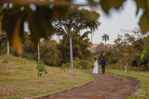 Ensaio de casal após o casamento civil em São Gotardo-MG. Sou fotógrafo de casamento civil e ensaio de casal (pre wedding) e atendo as cidades de Matutina, Rio Paranaíba, Carmo do Paranaíba e São Gotardo-MG.'