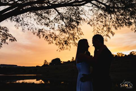 Fotografia de ensaio de casal realizado no balneário da cidade de São Gotardo-MG.'