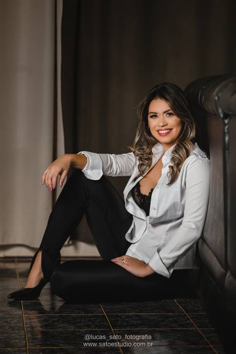 Roupa para ensaio dentro de casa realizado pelo fotógrafo Lucas Sato-Fotografia de São Gotardo-MG.'