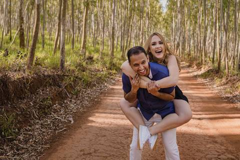 Roupas casuais para se usar no ensaio de casal na cidade de São Gotardo ou Carmo do Paranaíba-MG.'