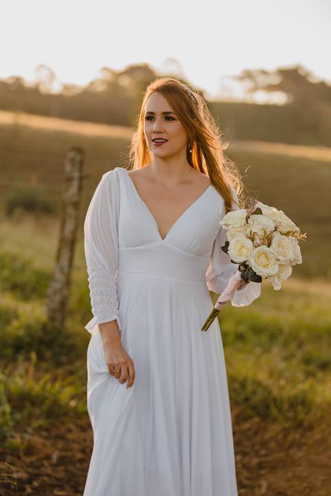 Vestido branco para ensaio namorando realizado no município de São Gotardo-MG.'
