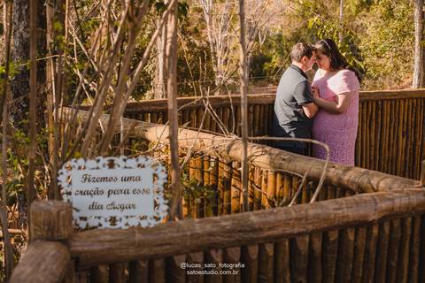 Pousada Avalon em Patos de Minas. Ensaio fotográfico de casal realizado na cidade de Patos de Minas.'