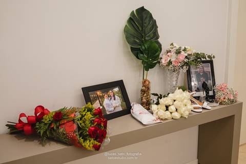 Salão da Zezinha, localizado no município de São Gotardo-MG. Salão de beleza para produção da maquiagem e cabelos para noivas.'