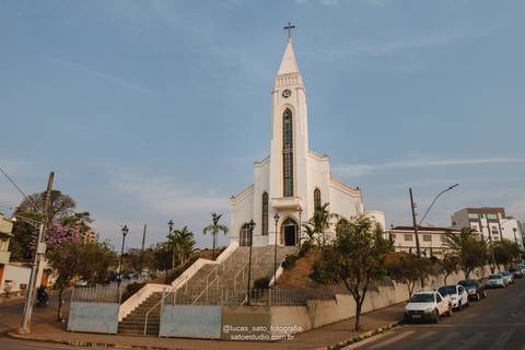 Igreja Matriz de São Gotardo-MG. Foto realizada pelo fotógrafo profissional Lucas Sato-Fotografia.'