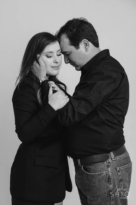 Ensaio de casal realizado no estúdio fotográfico Lucas Sato-Fotografia, localizado em São Gotardo-MG'