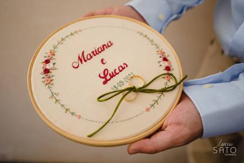 Porta aliança para as alianças de casamento em São Gotardo-MG.'