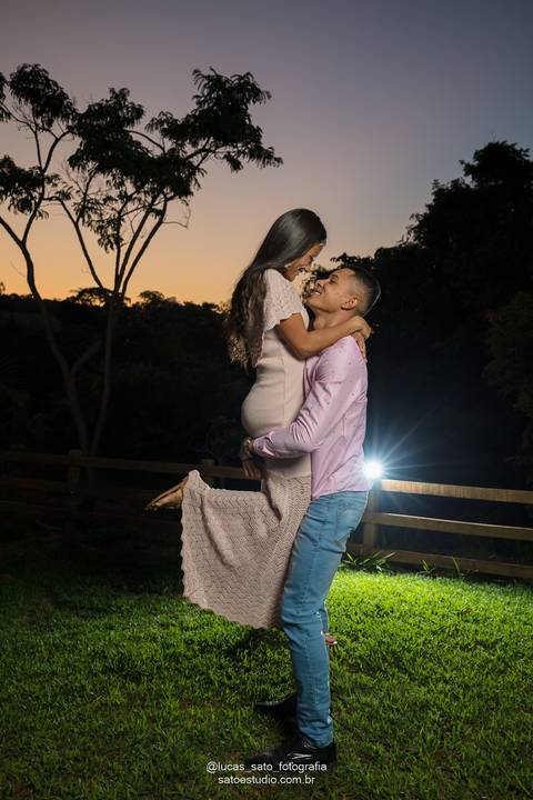 Fotografia de ensaio de casal profissional realizado pelo fotógrafo de ensaios Lucas Sato-Fotografia.'