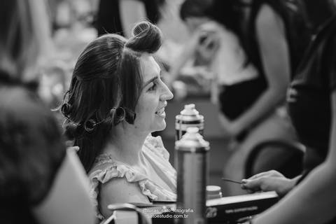 Maquiagem para noivas e casamentos com um excelente atendimento é no Salão da Zezinha localizado no município de São Gotardo-MG.'