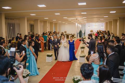 Fotografia de casamento em São Gotardo-MG, realizada no Clube Campestre pelo fotógrafo profissional Lucas Sato-Fotografia'