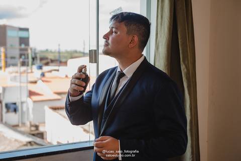 O que é Making of Noivo? é o dia da produção do noivo para o seu casamento. O making of do noivo pode ser realizado na residência do noivo ou no salão paralelo a noiva.'