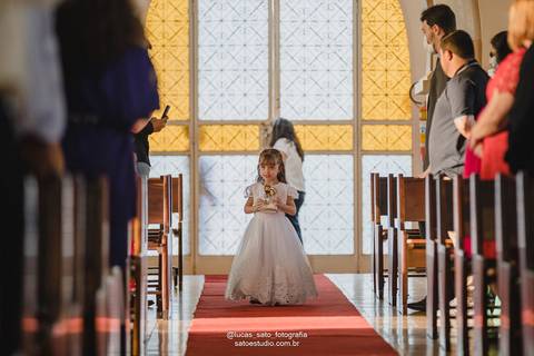 Vestido para daminha de casamento da cidade de São Gotardo-MG.'