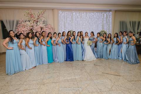 Tipos de vestido para madrinhas de casamento.'