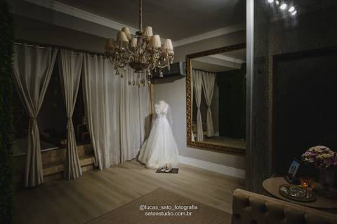 Vestido de casamento branco personalizado pela Andrea do Atelie em São Gotardo-MG'