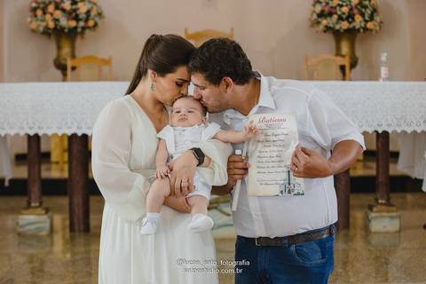 Batismo na Igreja Matriz de São Gotardo-MG realizado pelo fotógrafo profissional Lucas Sato.'