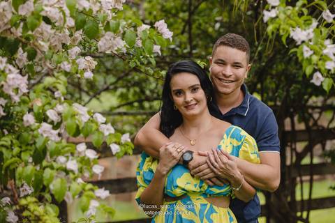 Foto de ensaio pre wedding realizado na Pousada Avalon em Patos de Minas. Fotógrafo profissional de Casamentos, Lucas Sato-Fotografia localizado na cidade de São Gotardo-MG'