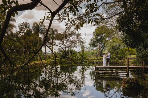 Foto de família em Sítio realizado pelo fotógrafo profissional Lucas Sato de São Gotardo-MG.'
