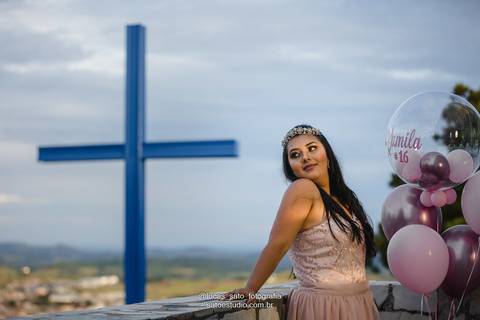 Ensaio de 16 anos no 2º Santuário Nacional de Nossa Senhora da Conceição Aparecida em Campos Altos-MG.'