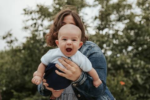 Sessão de família no parque do avião em Leiria'