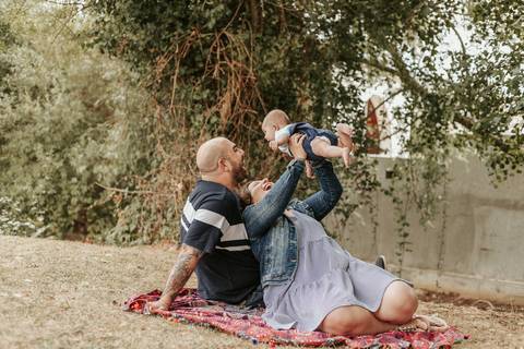 Sessão de família no parque do avião em Leiria'
