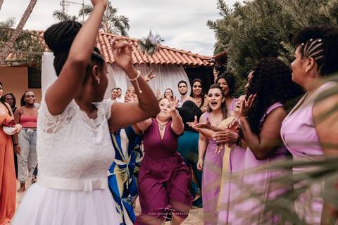 hora do bouquet da noiva jogar o bouquet da noiva no casamento como fazer '