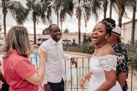 carreta furação no dia do casamento em araraquara passeia pela cidade e fotógrafa registra todos os momentos apartamento raphaela influencer em araraquara apartamento carreta furacão personagens divertimento na festa de casamento'