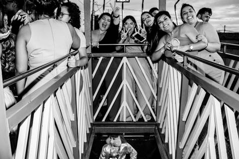 carreta furação no dia do casamento em araraquara passeia pela cidade e fotógrafa registra todos os momentos apartamento raphaela influencer em araraquara apartamento carreta furacão personagens divertimento na festa de casamento'