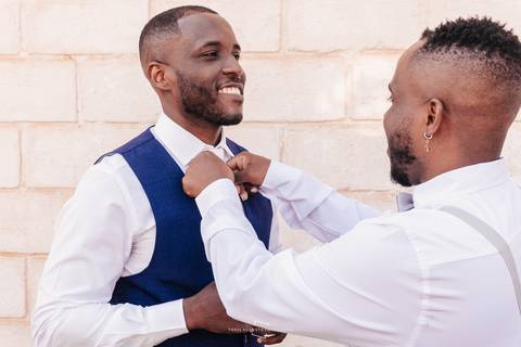 irmão do noivo ajuda a arrumar noivo no making of dele making of do noivo , noivo negro'