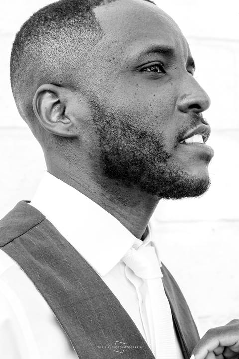 irmão do noivo ajuda a arrumar noivo no making of dele making of do noivo , noivo negro'