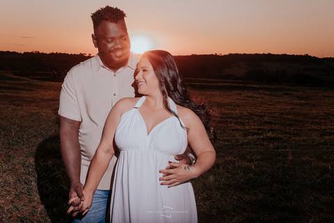 foto de casal no por do sol em bauru-sp'