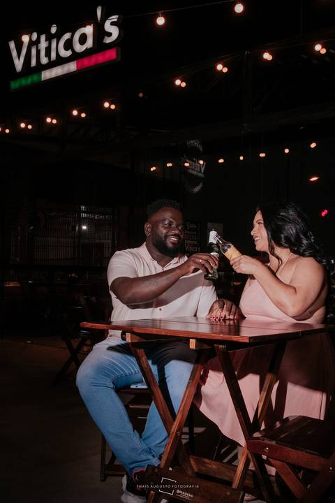 barzinho, ensaio pré casamento com casal em restaurante e pizzaria na cidade de bauru'