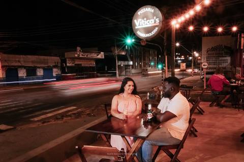 fotógrafa de bauru faz ensaio fotográfico em pizzaria e restaurante na duque de caxias na cidade de Bauru'