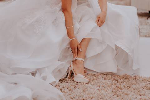 casamento cate e bruno, making of da noiva com as madrinha no salão de cabelereiro MAISON em Bauru-SP Marcelo biscalchin make e fotógrafa de casamento Thais Augusto Fotografia registra tudo de forma natural, espontâneo e criativa e mto amor'