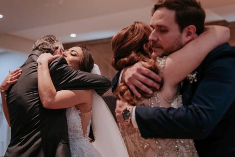 cumprimento da mãe para noiva sogra noivo cumprimento dos pais da noiva e noivo'