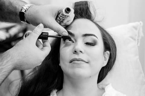 casamento cate e bruno, making of da noiva com as madrinha no salão de cabelereiro MAISON em Bauru-SP Marcelo biscalchin make e fotógrafa de casamento Thais Augusto Fotografia registra tudo de forma natural, espontâneo e criativa e mto amor'