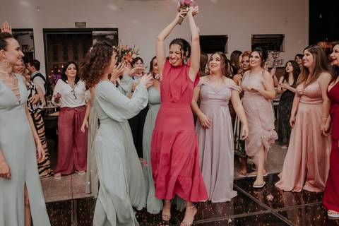 pegar bouquet da noiva'