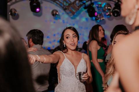 noiva na pista de dança'