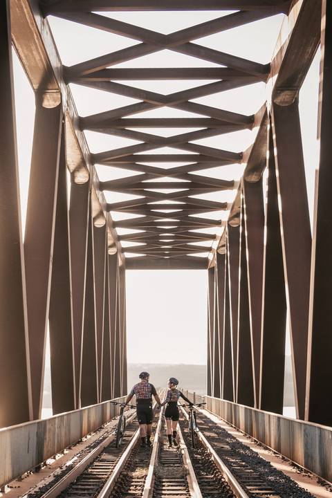 pederneiras / sp recebe fotografa para ensaio de casais ensaio inspirado em bicicleta'