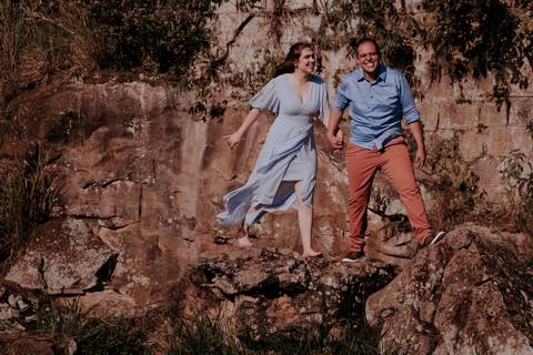 pré wedding casal na floresta nacional ipanema - fotos espontâneas e criativas luz e sombra fotógrafa de casamento thais augusto fotografia fotógrafa de bauru, ensaio realizado na cidade de sorocaba-sp casamento casais fotos de casais fotos de casamento'